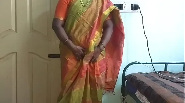 XXX Indian desi maid to show her natural tits to home owner Filem hangat
