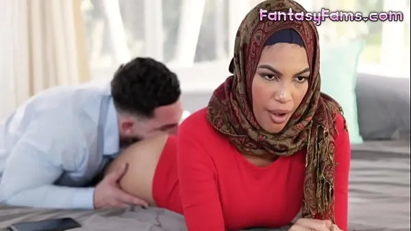 XXX Fucking Muslim Converted Stepsister With Her Hijab On - Maya Farrell, Peter Green - Family Strokes meleg filmek