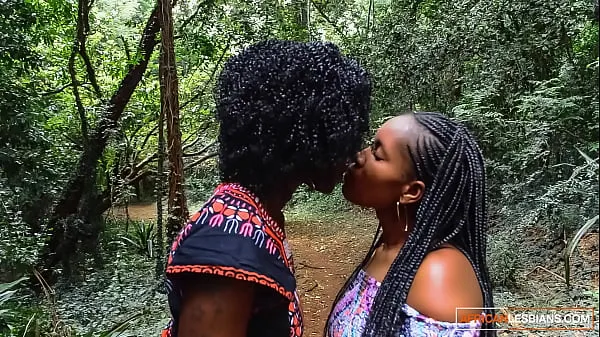 XXX PUBLIC Walk in Park, Private African Lesbian Toy Play أفلام دافئة