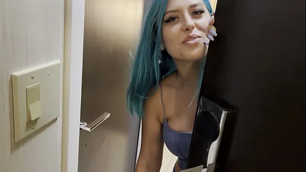 XXX Casting Curvy: Blue Hair Thick Porn Star BEGS to Fuck Delivery Guy گرم موویز